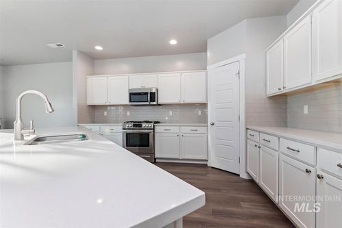 5900 S Sturgeon Way, Boise, ID, 83709-1361 | Card Image