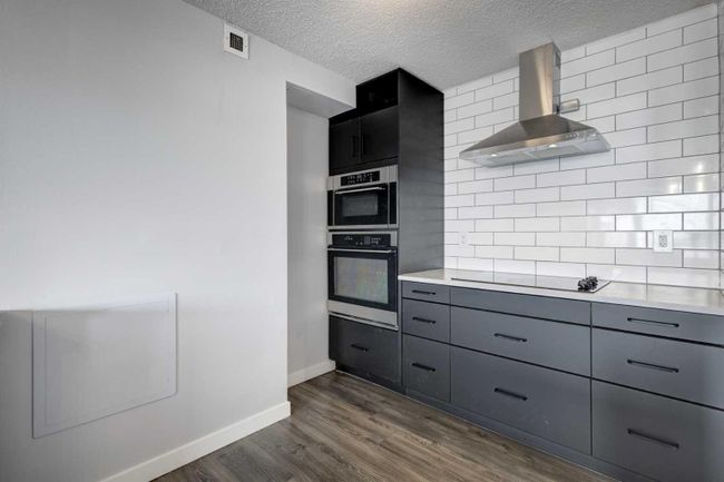 2912 - 221 6 Avenue Se, Home with 2 bedrooms, 1 bathrooms and 2 parking in Calgary AB | Image 10