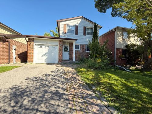 151 Thoms Cres, Newmarket, ON, L3Y1C9 | Card Image