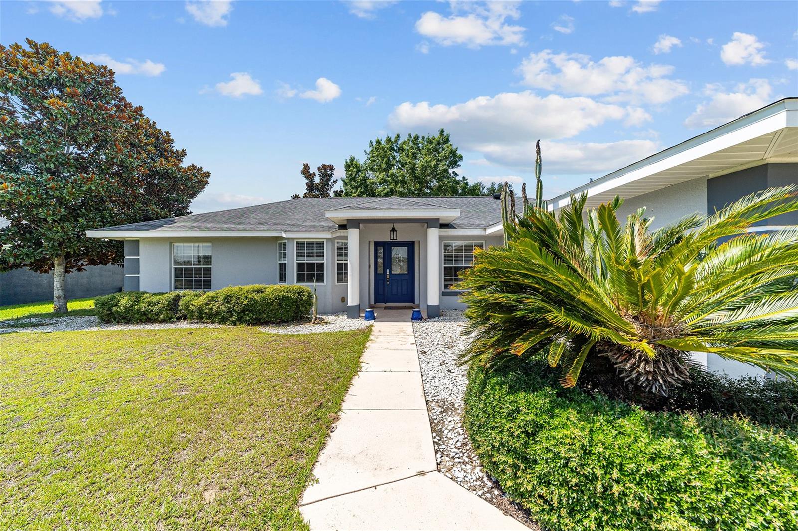 Residential in BELLEVIEW 5