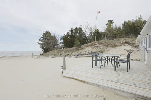 6388 W Parkway Dr, Lambton Shores, ON, N0N1J2 | Card Image