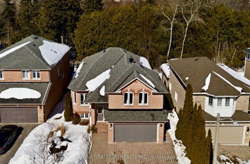 28 Headwater Cres, Richmond Hill, ON, L4E4G1 | Card Image