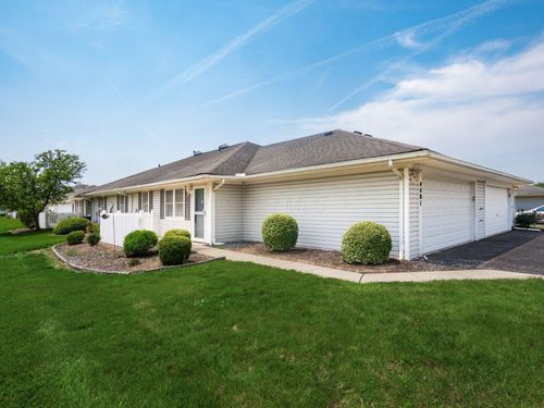 13a-4401 Hammerton Dr, Columbus, OH, 43228-6410 | Card Image