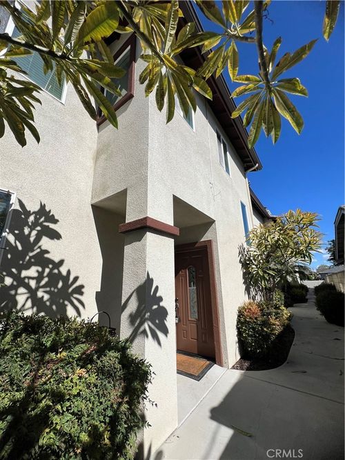 10805 Pine Street, Los Alamitos, CA, 90720 | Card Image