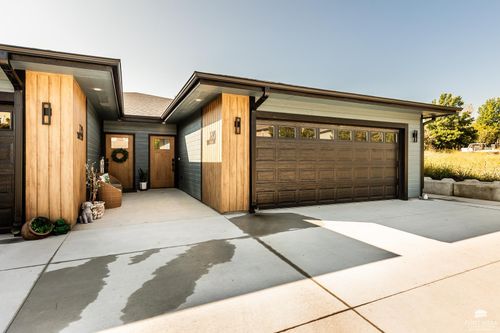 2218 Cinder Ct, Junction City, KS, 66441-2798 | Card Image
