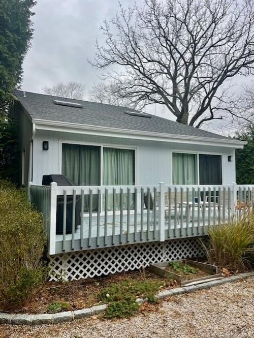 6 Shore Rd, Southampton, NY, 11968-1906 | Card Image