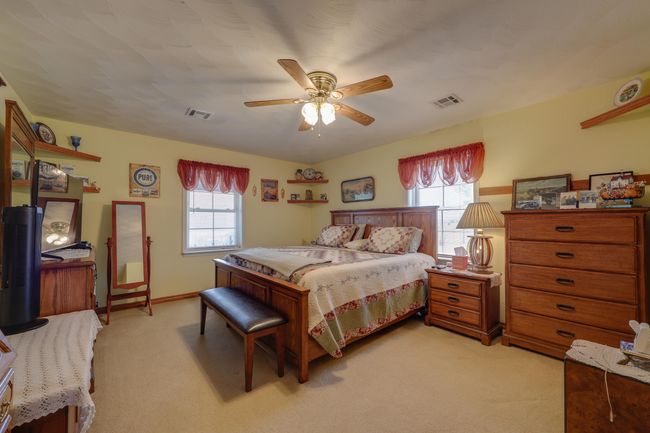 HDR-184 | Image 16