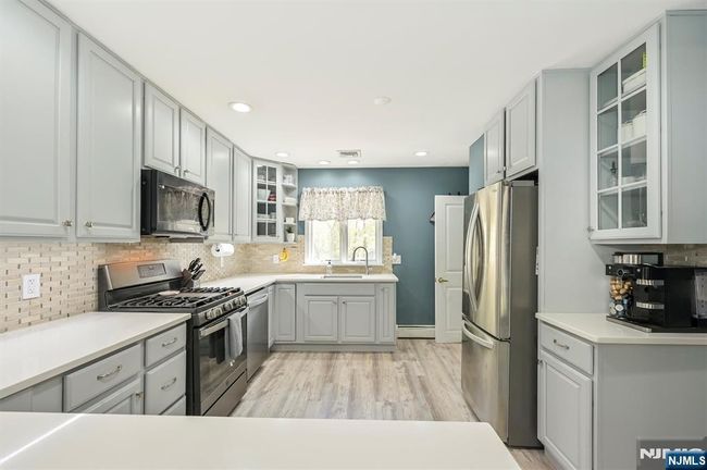 42 Jackson Ave, House other with 3 bedrooms, 3 bathrooms and null parking in Pompton Plains NJ | Image 8