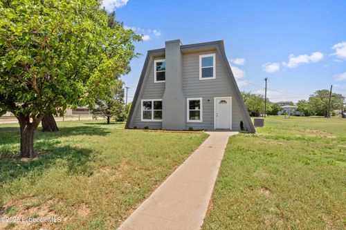 303 S Ivy St, Crosbyton, TX, 79322-2133 | Card Image