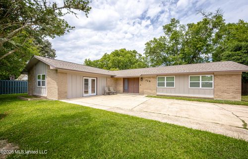 135 La Branche Avenue, Ocean Springs, MS, 39564 | Card Image