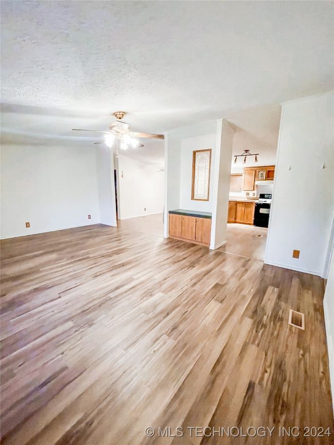 39 Summit Dr, House other with 3 bedrooms, 2 bathrooms and null parking in Canadian OK | Image 7