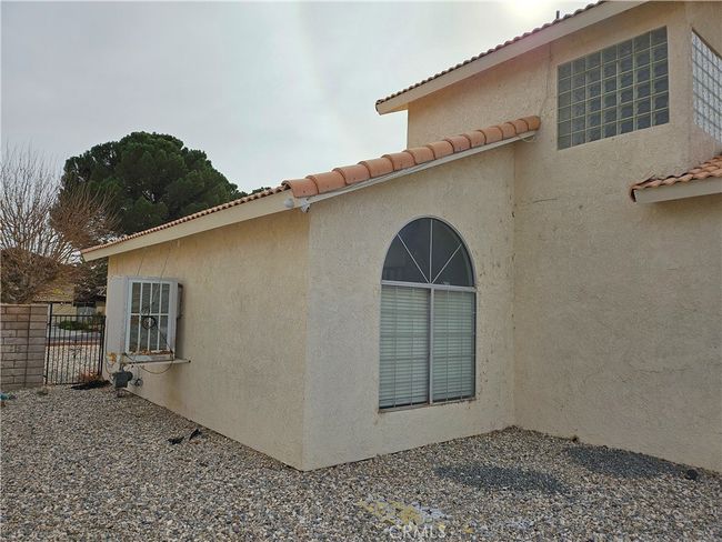 27600 Silver Lakes Pkwy, House other with 4 bedrooms, 3 bathrooms and 2 parking in Helendale CA | Image 21