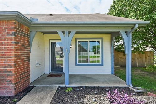 20200 42nd St, Broken Arrow, OK, 74014-1277 | Card Image