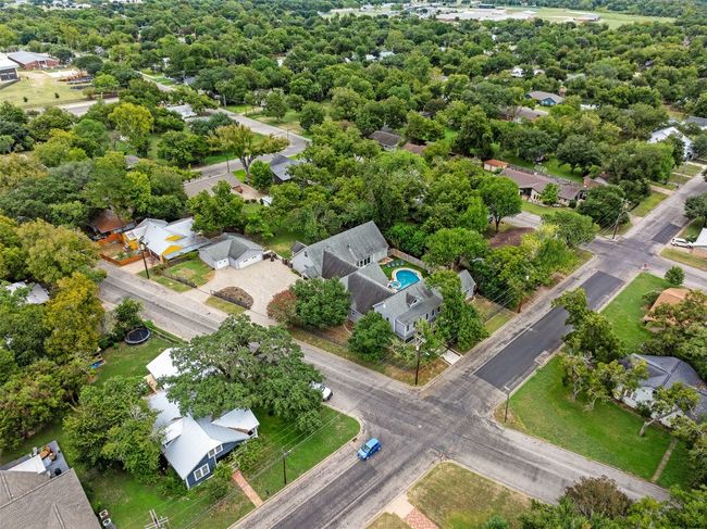305 S Madison St, House other with 6 bedrooms, 7 bathrooms and 4 parking in La Grange TX | Image 9