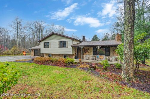 99 Main St, Gouldsboro, PA, 18424-8833 | Card Image