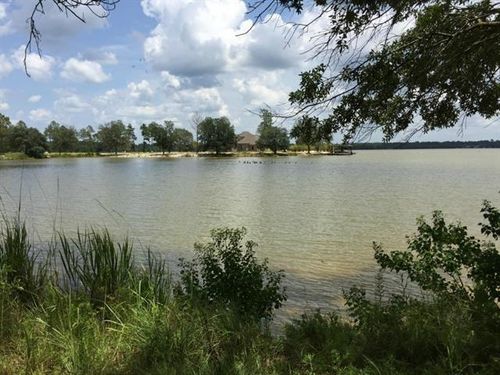 380 Ramsey Ct, Covington, LA, 70435-5554 | Card Image