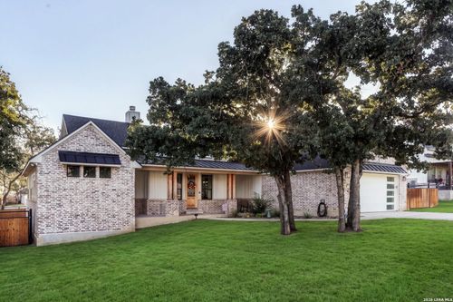 181 W Magnolia Cir, La Vernia, TX, 78121 | Card Image