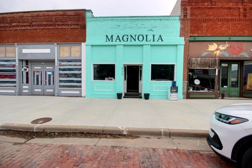 220 Main St, Halstead, KS, 67056-1913 | Card Image
