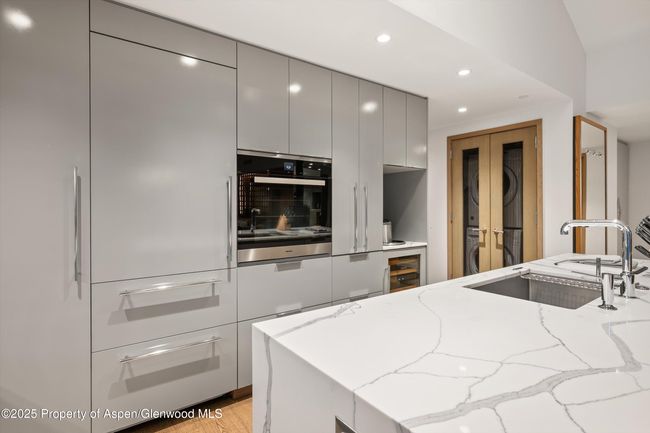 F10-1-10 - 550 S Spring St, Condo with 3 bedrooms, 4 bathrooms and 1 parking in Aspen CO | Image 17