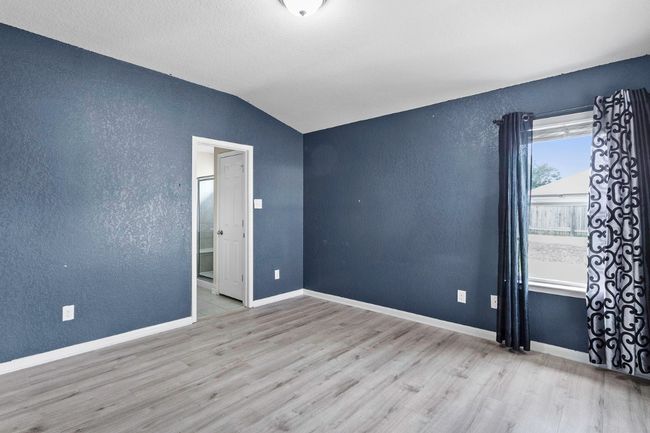 1524 Wedgewood Cv, House other with 3 bedrooms, 2 bathrooms and null parking in Lockhart TX | Image 11
