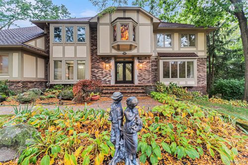 790 Hidden Pine Rd, Bloomfield Hills, MI, 48304-2407 | Card Image