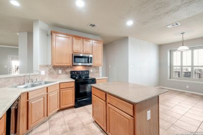 2549 Sir Barton Bay, House other with 3 bedrooms, 2 bathrooms and null parking in Schertz TX | Image 3