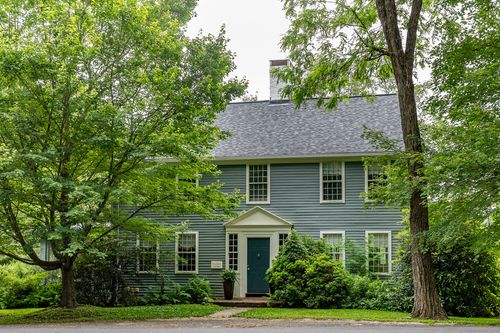 393 Middle Road Tpke, Woodbury, CT, 06798-2403 | Card Image