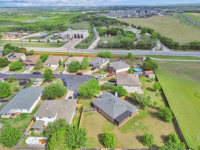 Large private lot, perfect for pool | Image 33