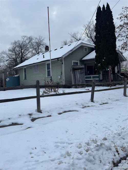 1422 Leith St, Flint, MI, 48506-2724 | Card Image