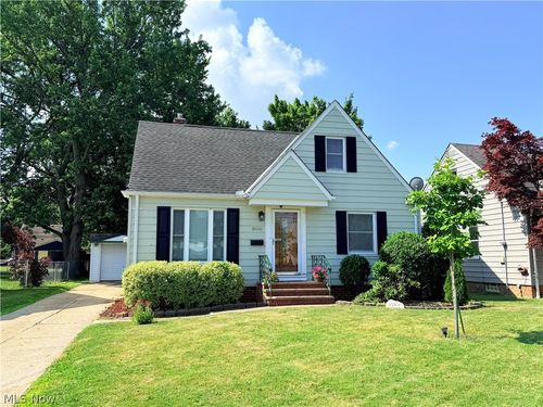 30008 Mildred Dr, Willowick, OH, 44095-4834 | Card Image