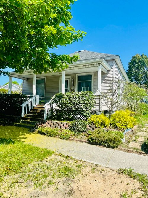 404 W Court St, Ludington, MI, 49431-1602 | Card Image