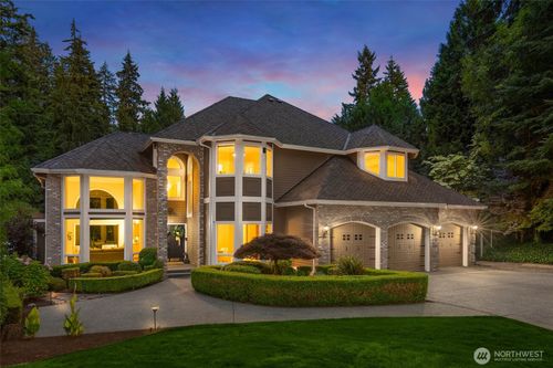 8220 228th St Se, Woodinville, WA, 98072-9561 | Card Image