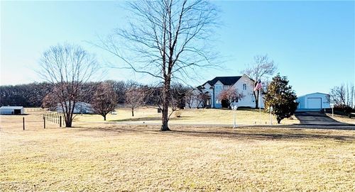 414 S Borgman Rd, Buckner, MO, 64016-8249 | Card Image