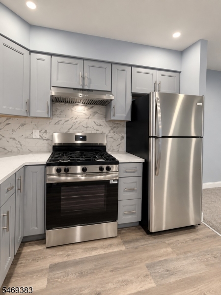 Residential Lease in Edison Twp. 4