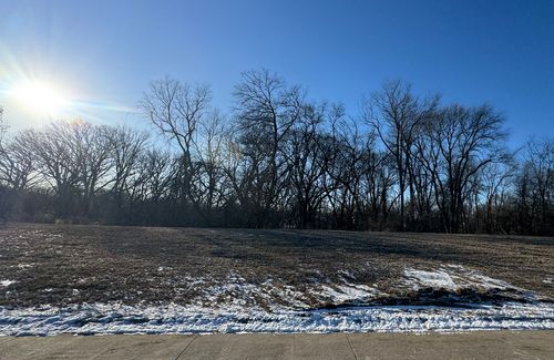 368 Mason Dr, Riverdale, IA, 52722-3557 | Card Image