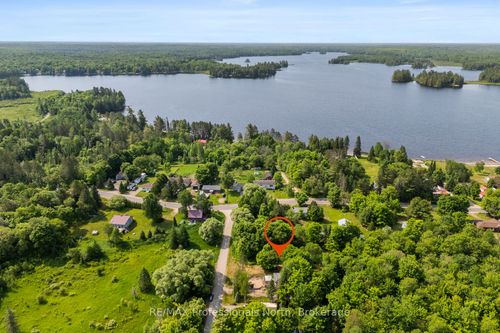 18 John St, Burk's Falls, ON, P0A1C0 | Card Image