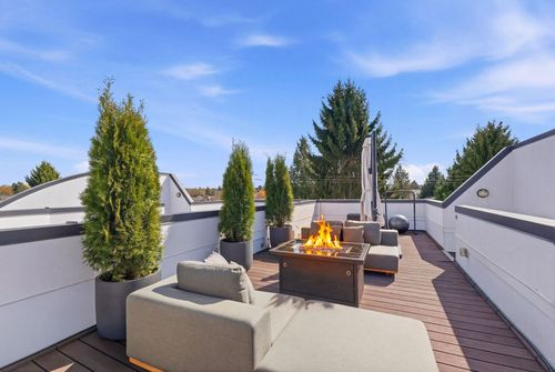 9-2880 W 4th Ave, Vancouver, BC, V6K1R2 | Card Image
