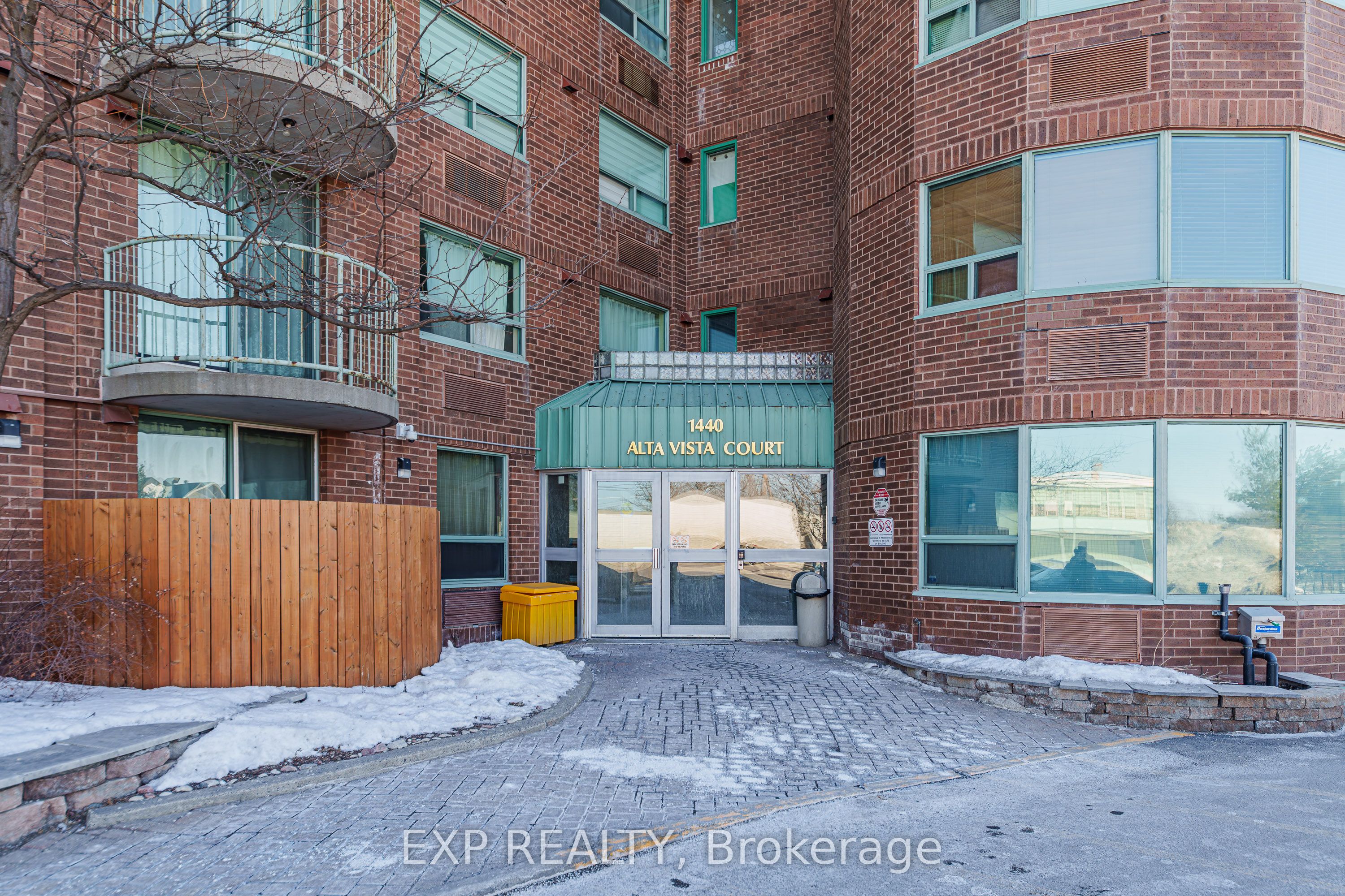 Residential in Hunt Club - South Keys and Area