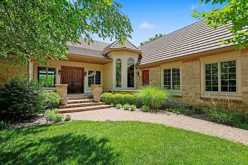215 E Pine Meadow Ct, Andover, KS, 67002-8840 | Card Image