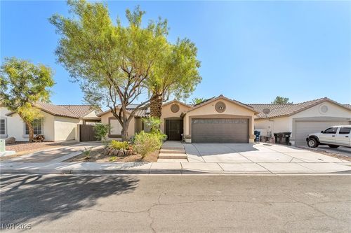 5228 Daywood St, North Las Vegas, NV, 89031-7904 | Card Image