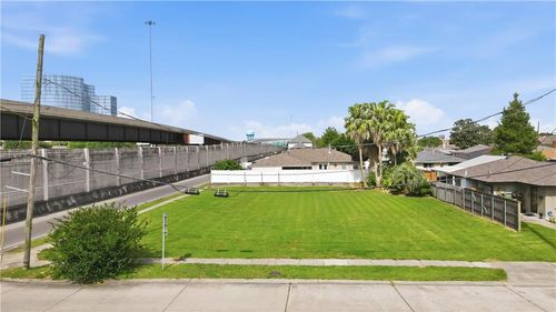 604 Melody Dr, Metairie, LA, 70002-6306 | Card Image