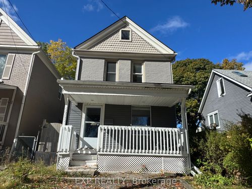 {{alt}} | Card Image