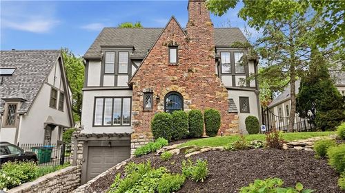 2109 W 50th St, Westwood Hills, KS, 66205-2027 | Card Image