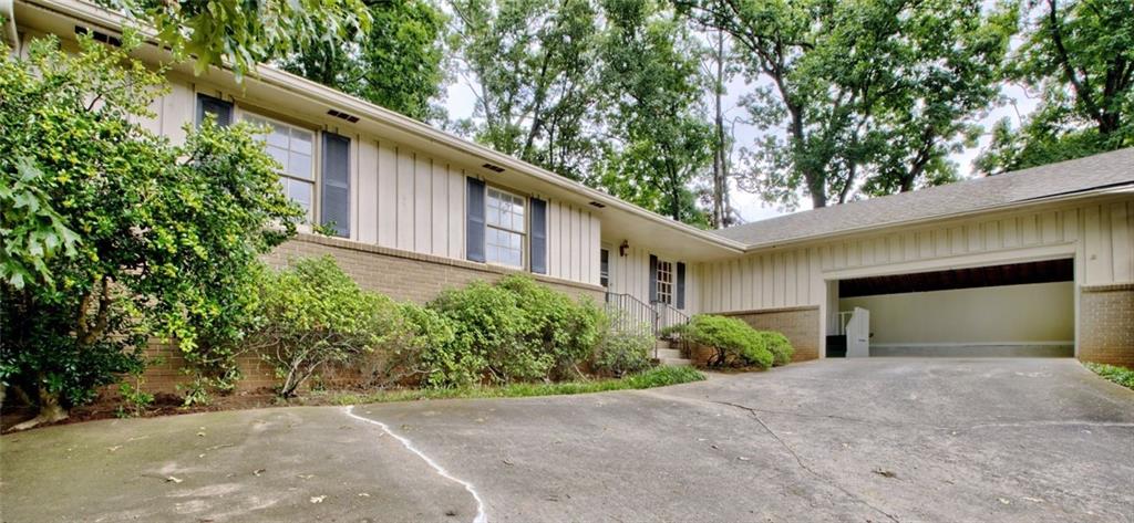 Abington Dr, Sandy Springs, GA 30328