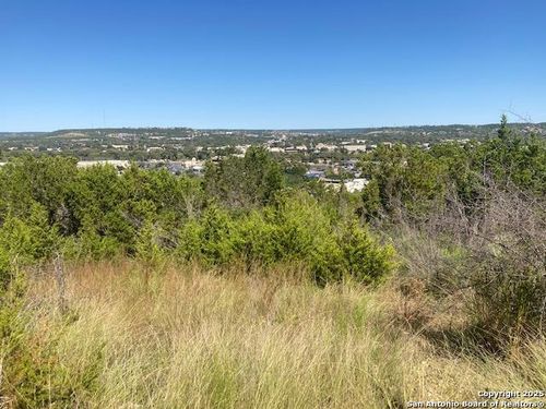 200 Lehmann Dr, Kerrville, TX, 78028-5911 | Card Image
