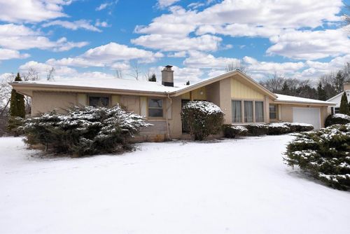 1108 W Zedler Lane, Mequon, WI, 53092 | Card Image