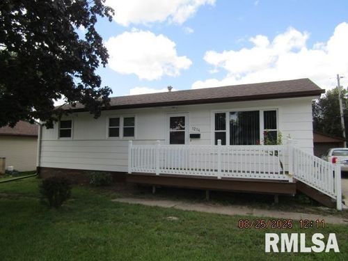 1214 N Elmwood Ave, Davenport, IA, 52804-3454 | Card Image