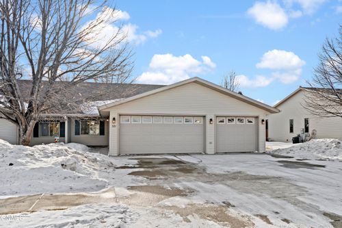 321 E Calgary Ave, Bismarck, ND, 58503-0527 | Card Image