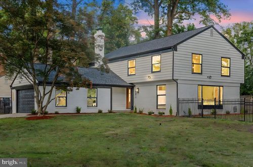8511 Hunter Creek Trl, Rockville, MD, 20854-2578 | Card Image