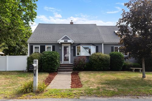 35 Champlain St, Dracut, MA, 01826-3946 | Card Image